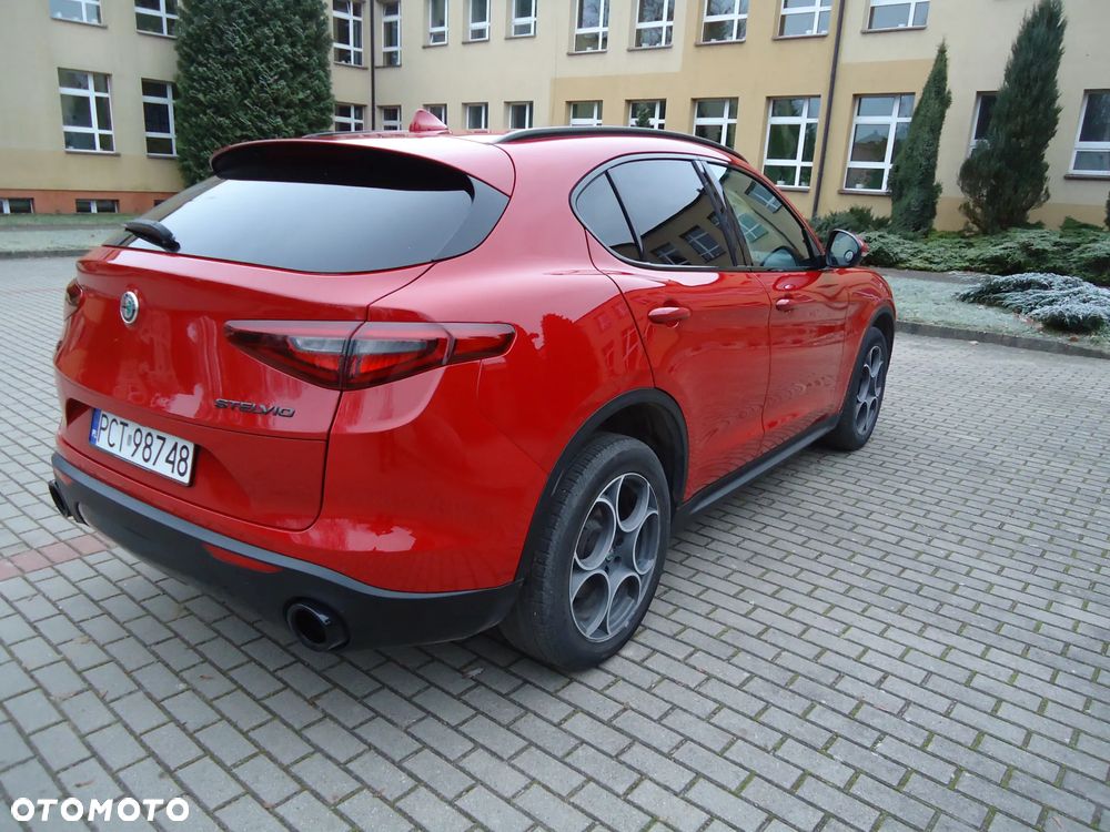 Alfa Romeo Stelvio - 8