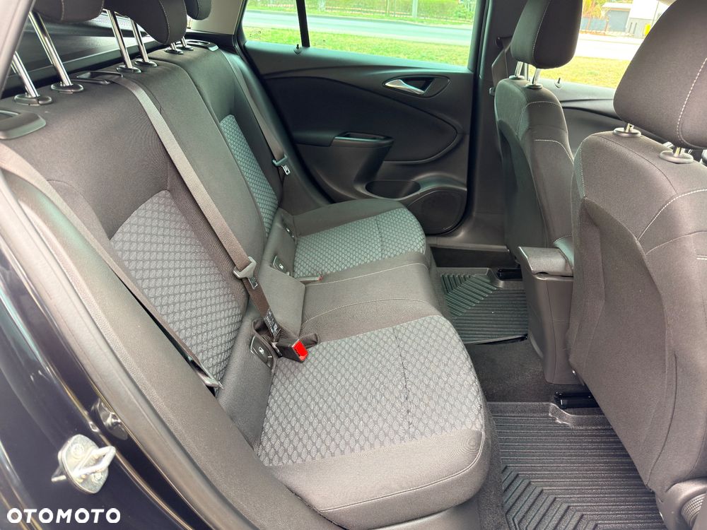 Opel Astra 1.6 CDTI Essentia - 23