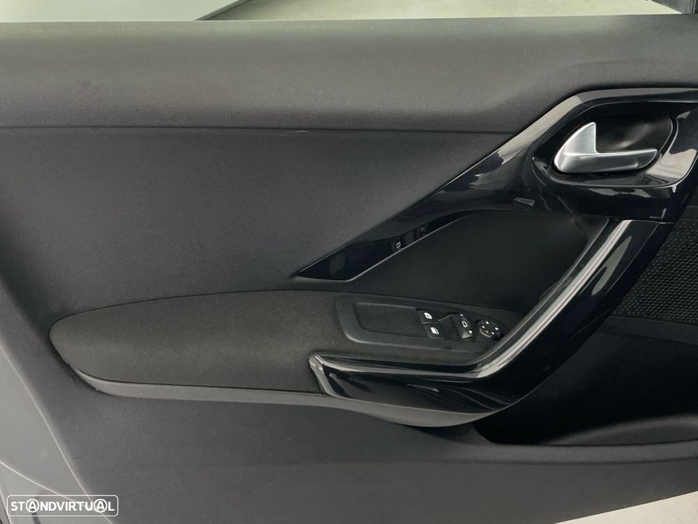 Peugeot 208 1.2 PureTech Active - 17