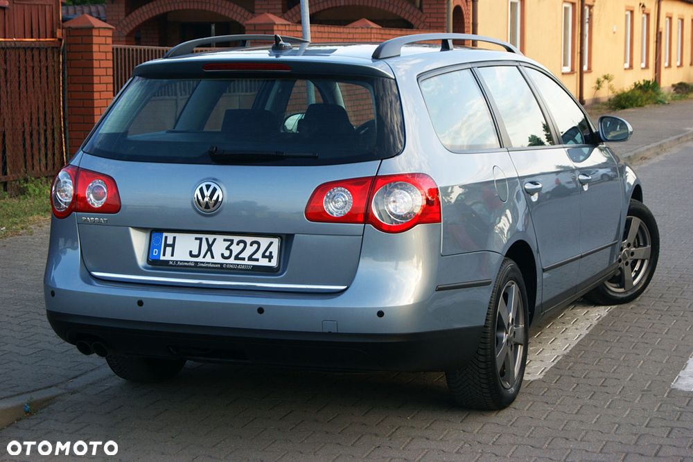 Volkswagen Passat 2.0 TDI DPF BlueMotion Technology Comfortline - 3