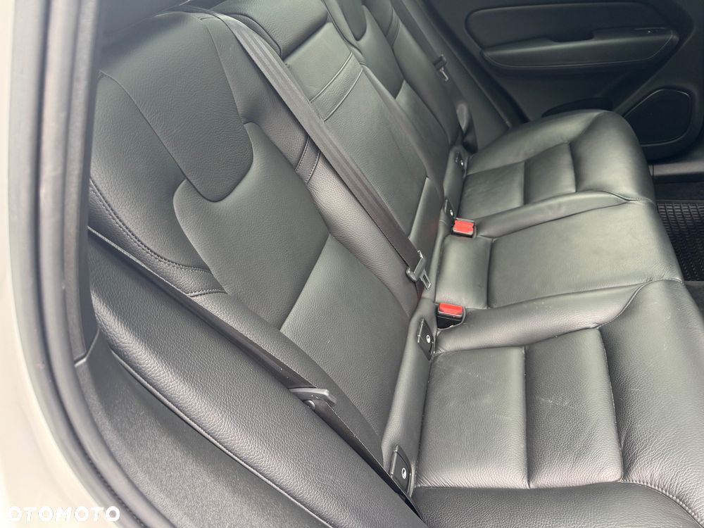 Volvo XC 60 T5 AWD Geartronic Momentum - 24