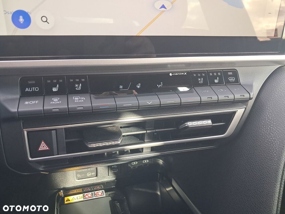 Toyota Camry - 23