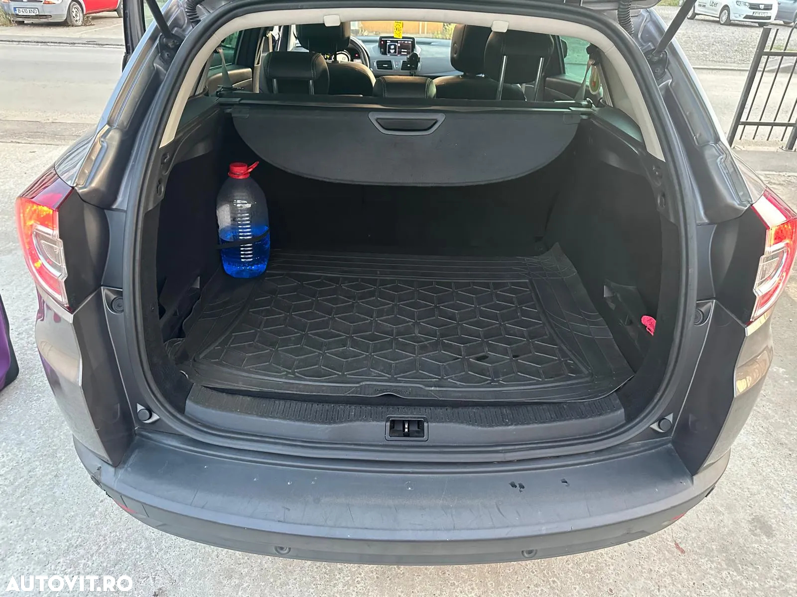 Renault Megane ENERGY TCe 130 BOSE EDITION - 11