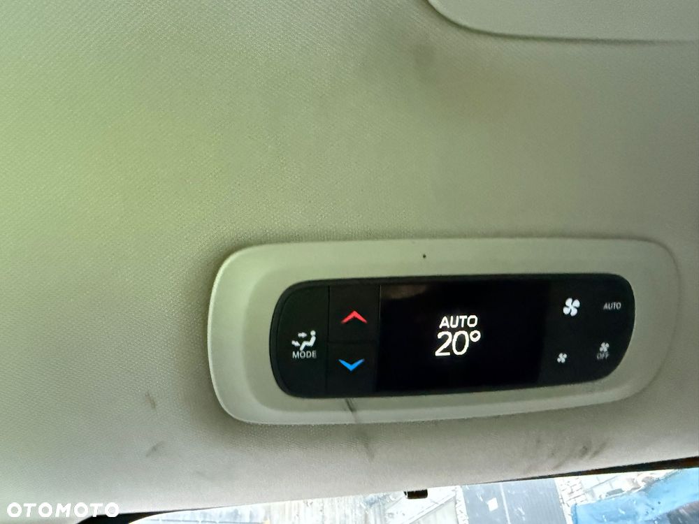 Chrysler Pacifica - 15