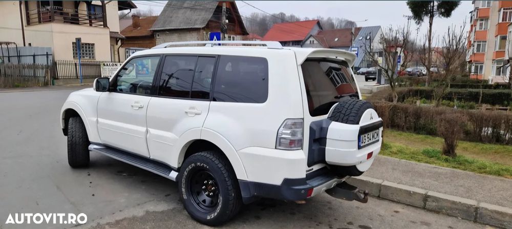 Mitsubishi Pajero - 3
