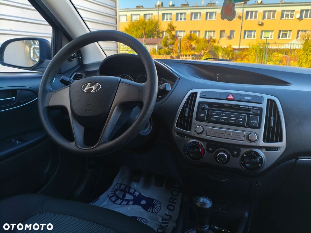 Hyundai i20 1.2 Intro Edition - 11