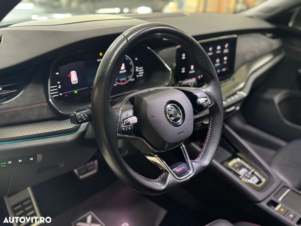 Skoda Octavia 2.0 TDI DSG RS - 13