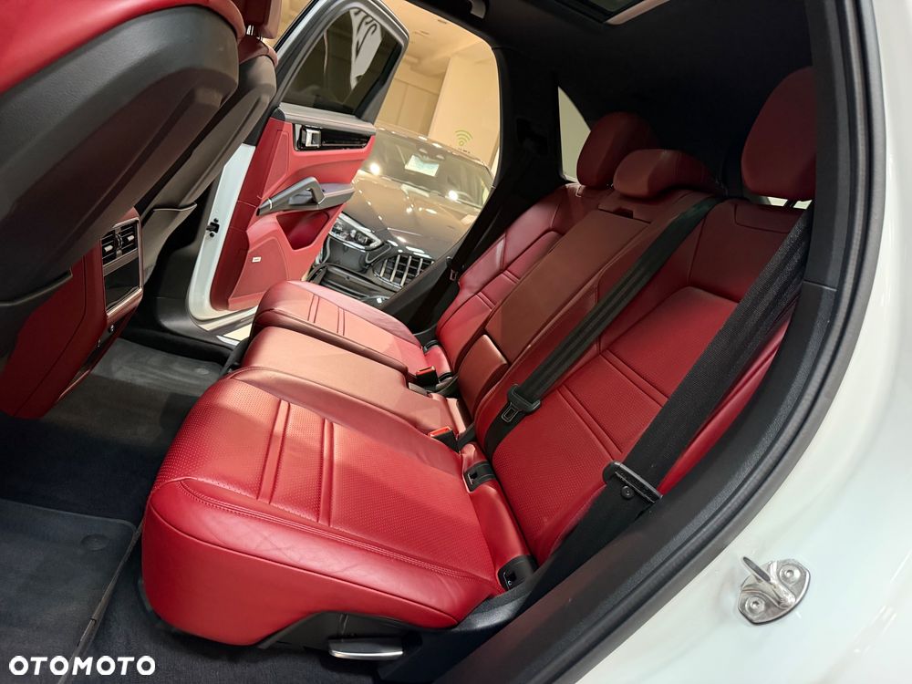 Porsche Cayenne Platinum Edition - 25