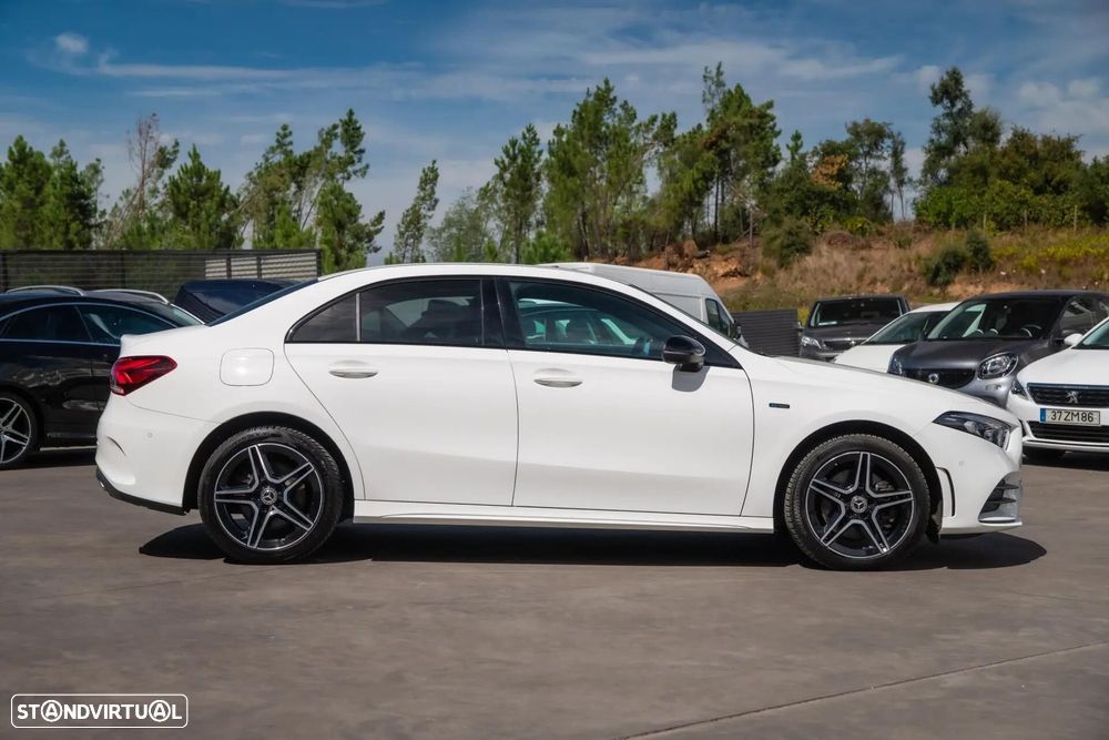 Mercedes-Benz A 250 Limousine e 8G-DCT AMG Line - 11