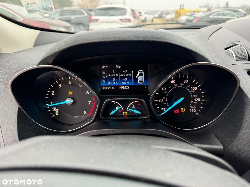 Ford Kuga - 12