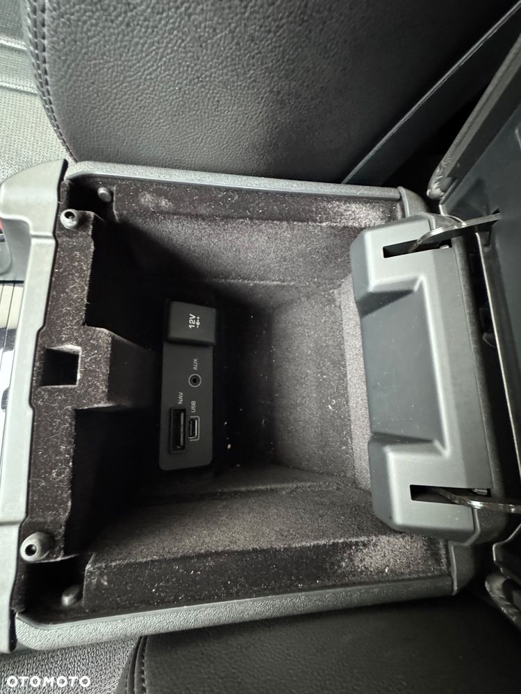 Land Rover Discovery Sport TD4 SkyView Edition - 32