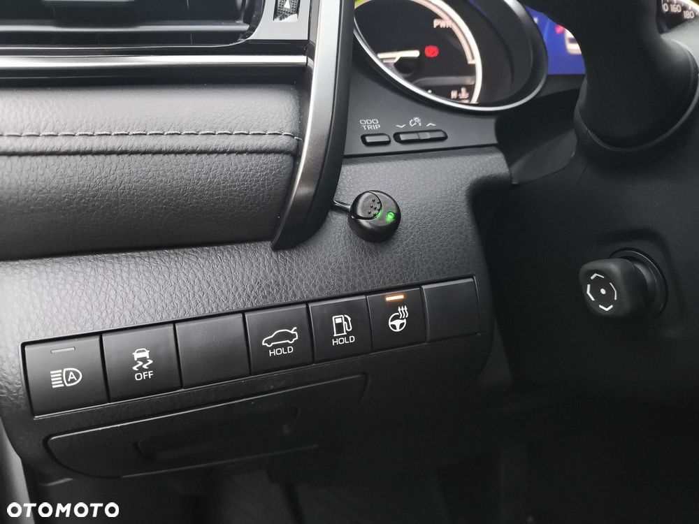 Toyota Camry 2.5 Hybrid Executive CVT - 21