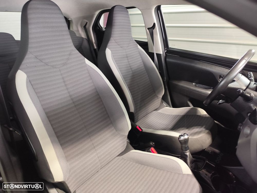 Toyota Aygo 1.0 X-Play+X-Touch - 19