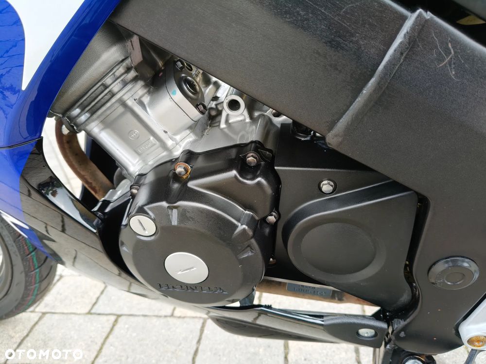 Honda CBR - 13