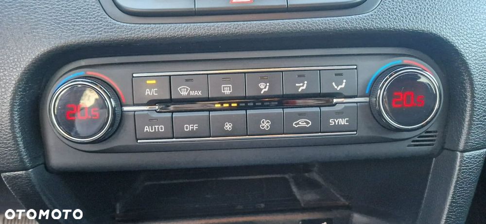 Kia XCeed - 34