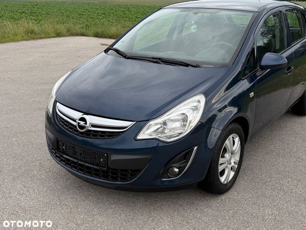 Opel Corsa 1.2 16V Cosmo - 2