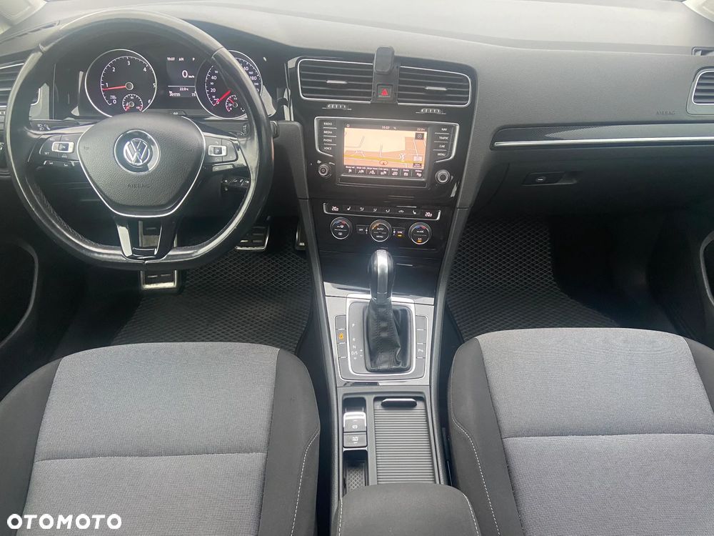 Volkswagen Golf - 21