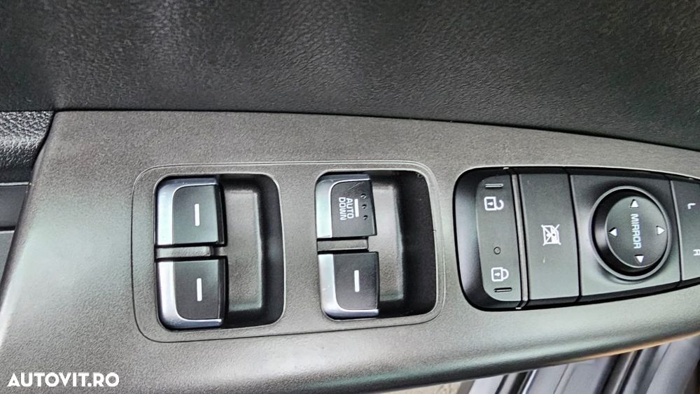 Kia Sportage 1.6 DSL MHEV 7DCT HP 4x2 Business Line - 11