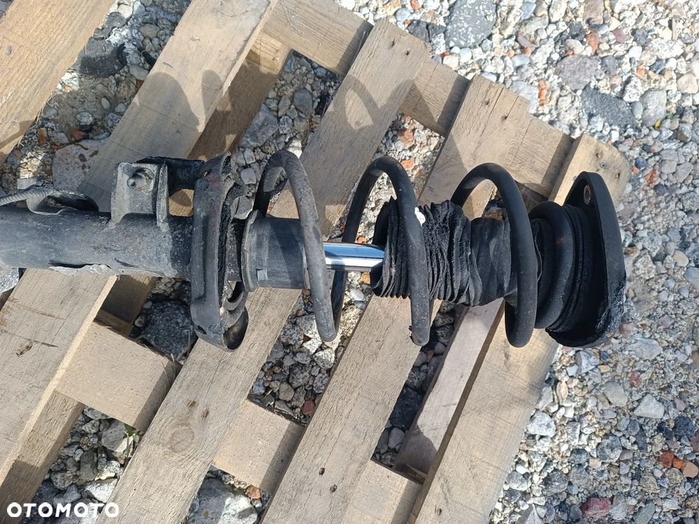 ZWROTNICA PRAWA KOMPLETNA  MC PHERSON PRAWY 32221857 VOLVO XC40 II 1.5 HYBRYDA PLUG-IN - 3