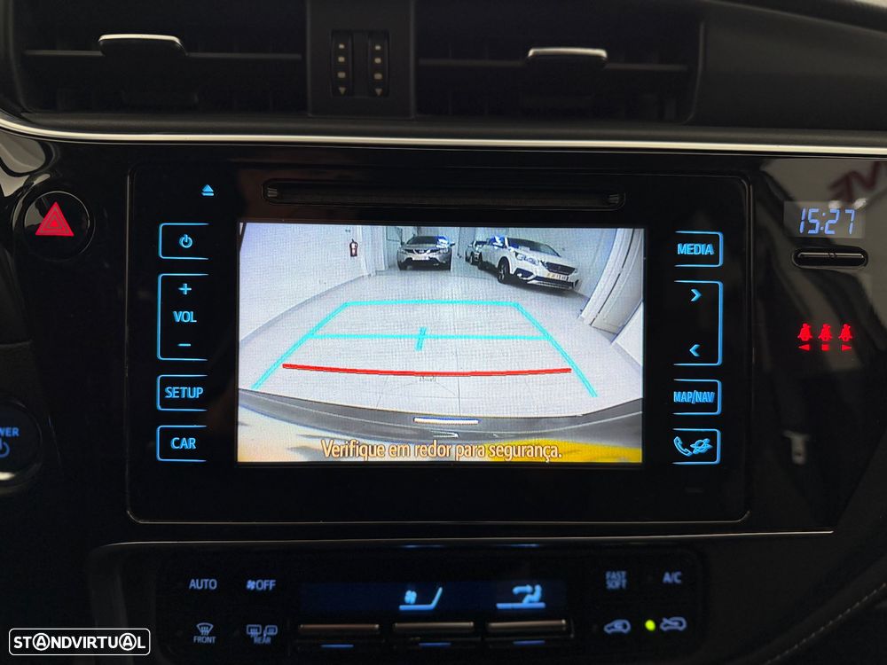 Toyota Auris Touring Sports 1.8 HSD Comfort+P.Sport - 19