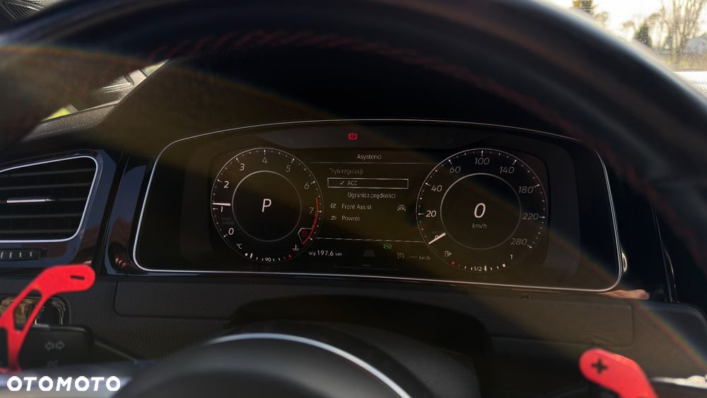 Volkswagen Golf - 18