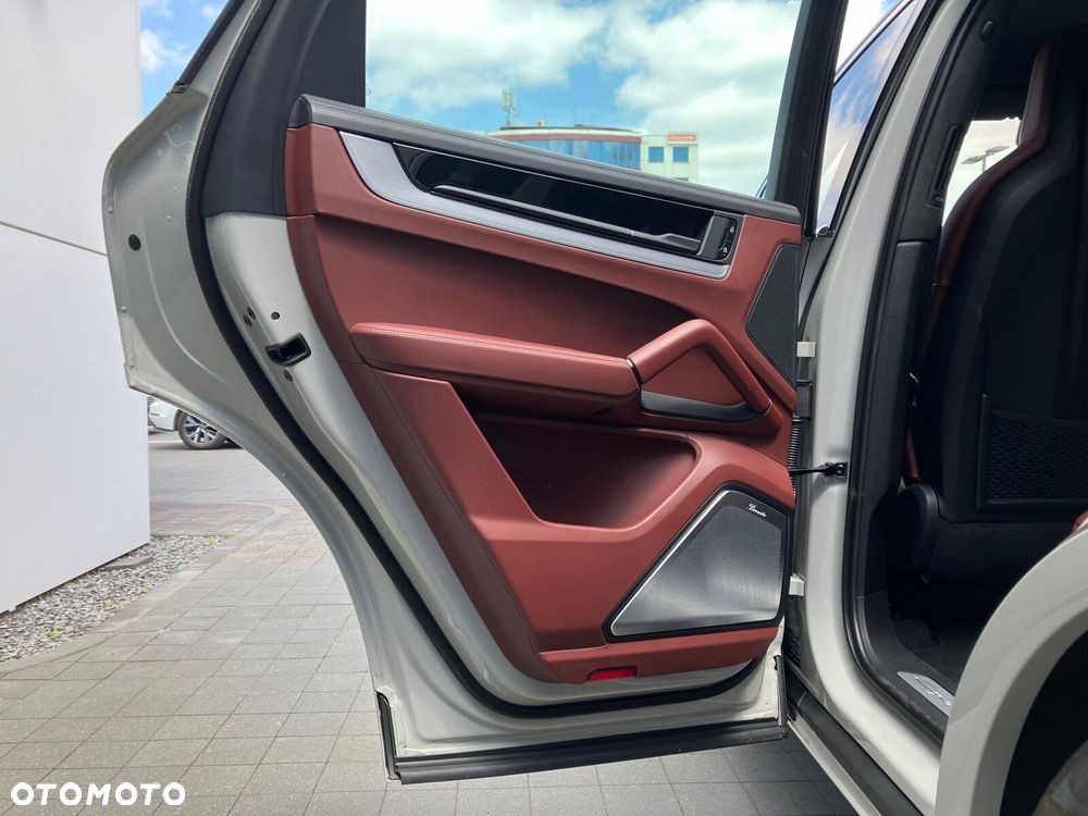 Porsche Cayenne - 15