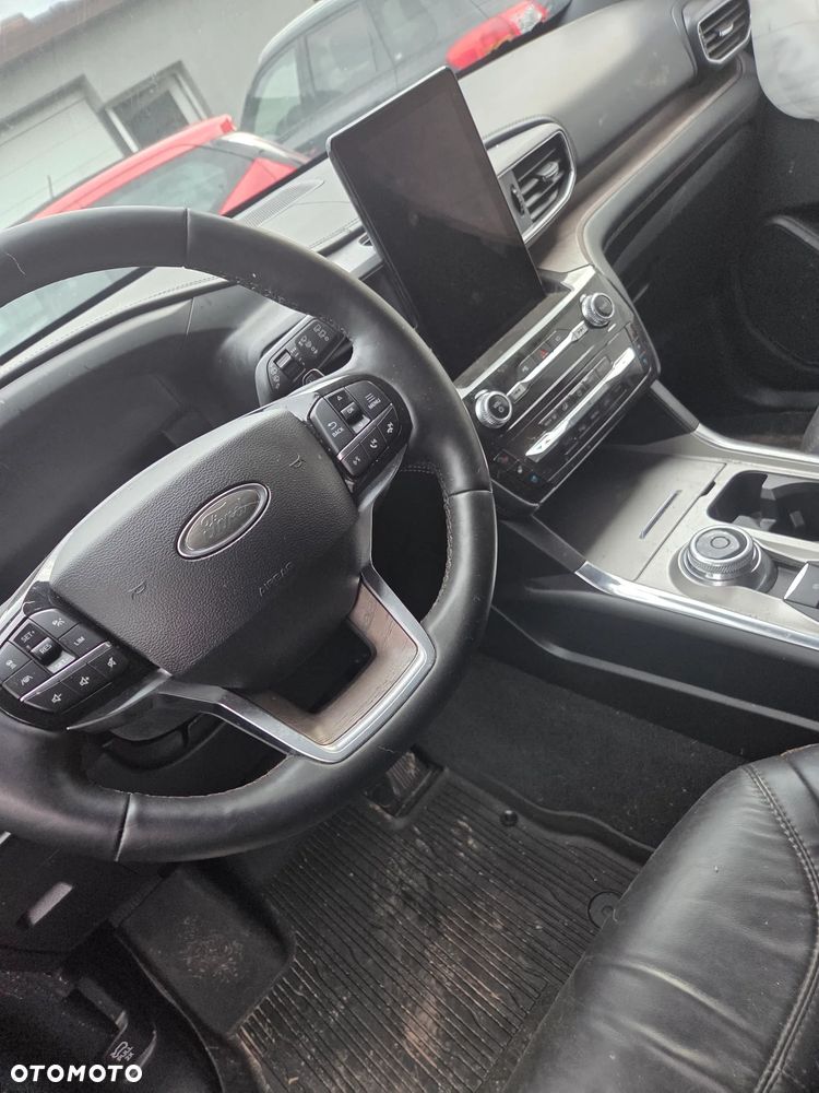 Ford Explorer EcoBoost Plug-in Hybrid ST-LINE - 7