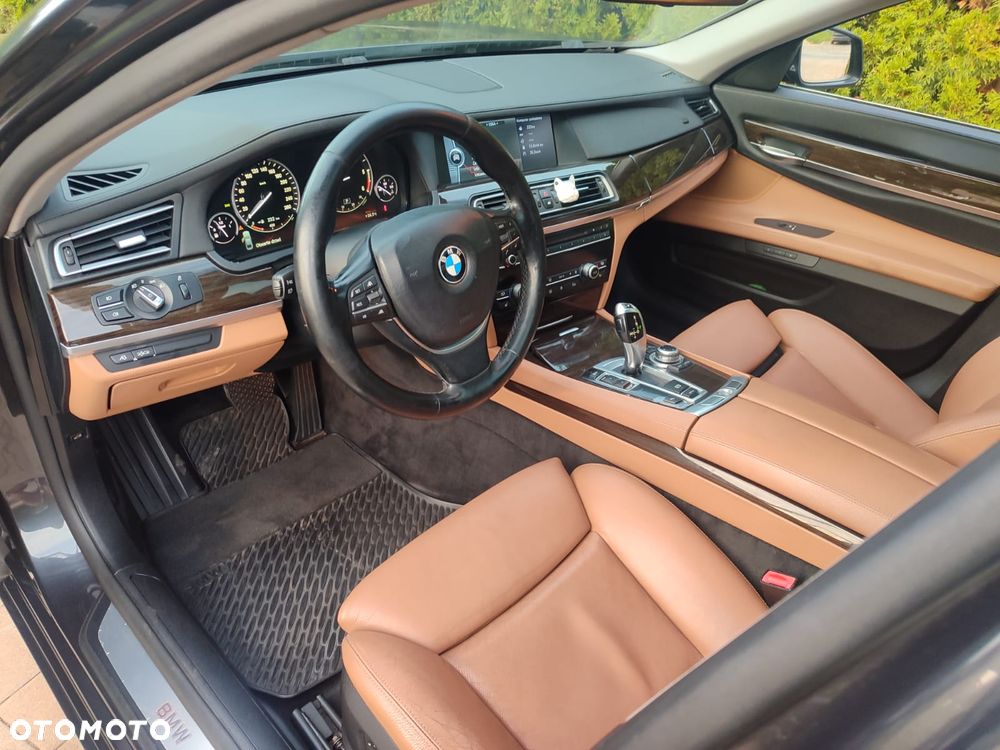 BMW Seria 7 730d - 12