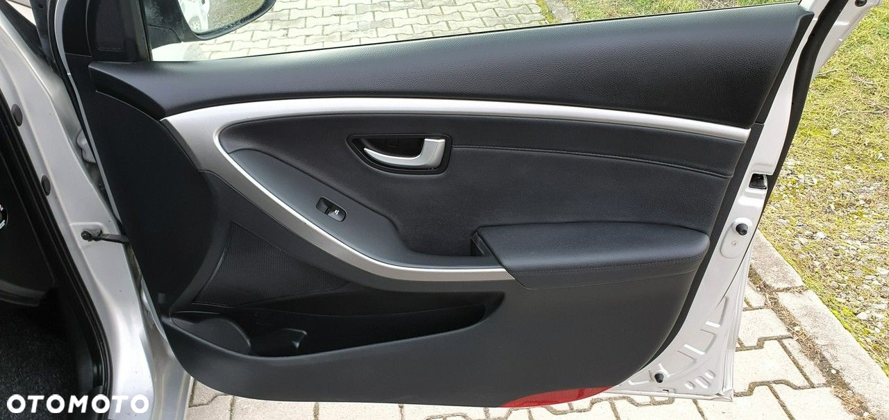 Hyundai i30 - 23