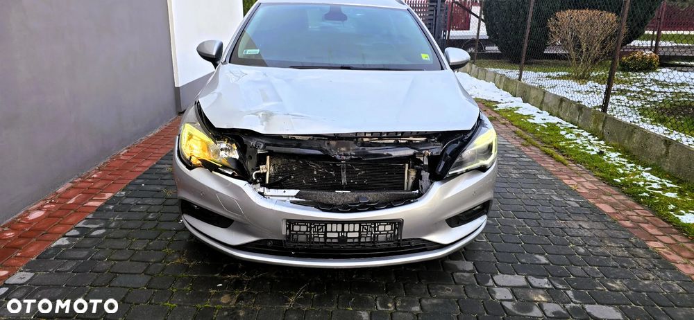 Opel Astra 1.6 CDTI Dynamic S&S - 2