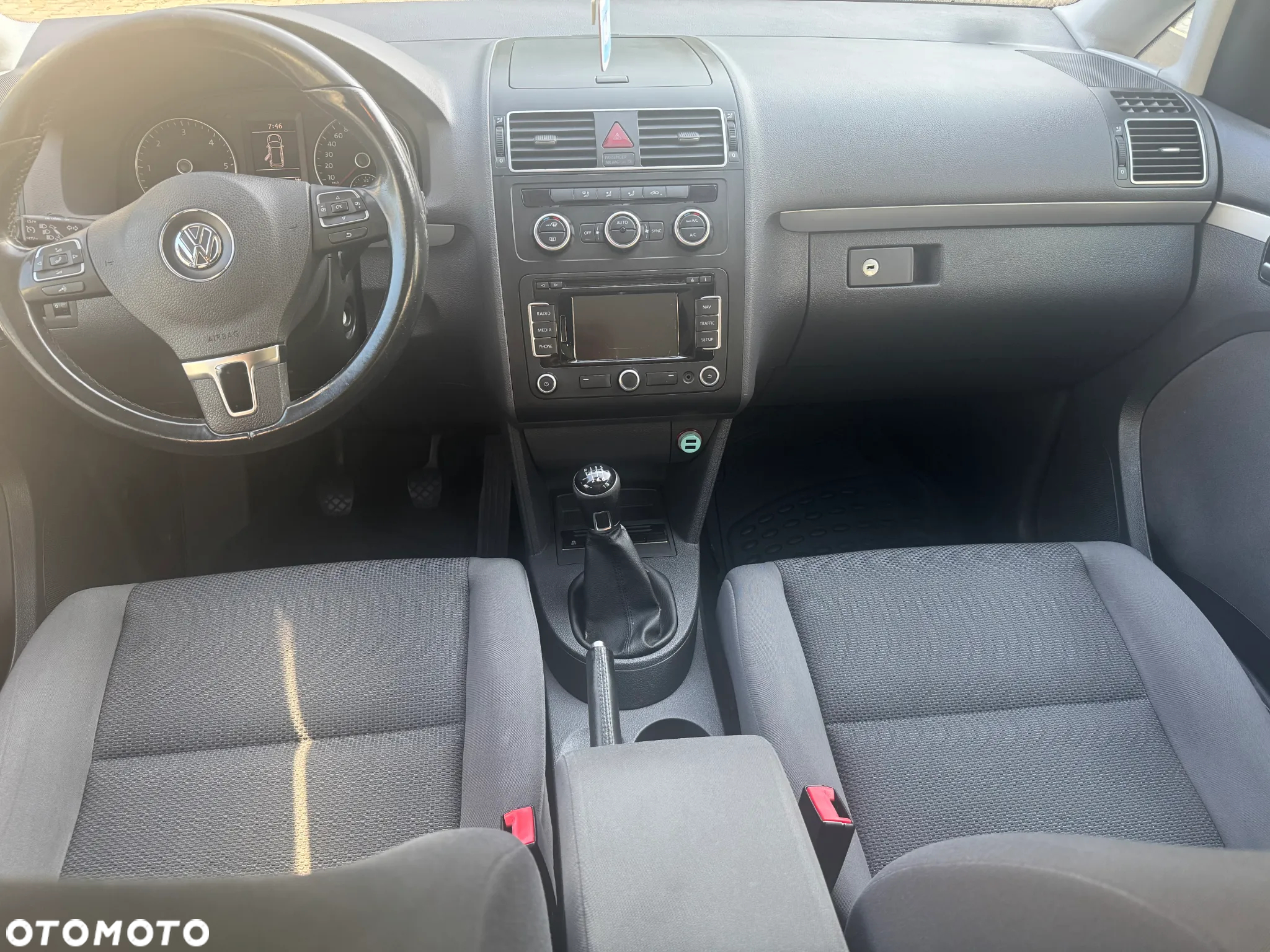 Volkswagen Touran 1.6 TDI DPF Highline - 4