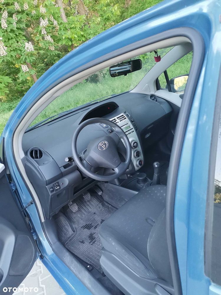 Toyota Yaris - 5