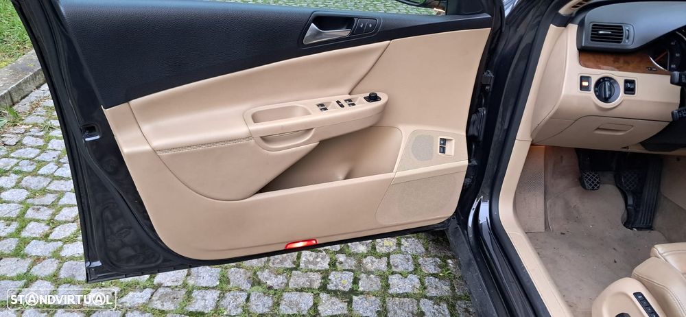 VW Passat Variant 2.0 TDi Sportline - 22