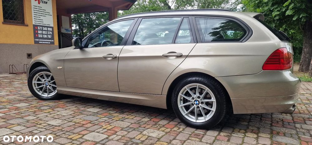 BMW Seria 3 320d DPF Edition Sport - 33