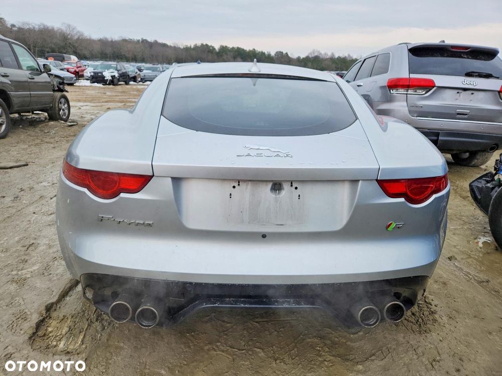 Jaguar F-Type AWD R - 8