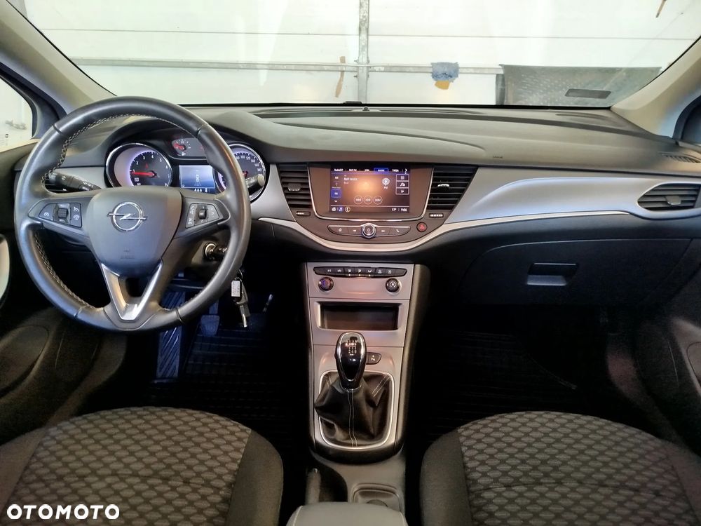 Opel Astra 1.2 T Edition S&S - 9