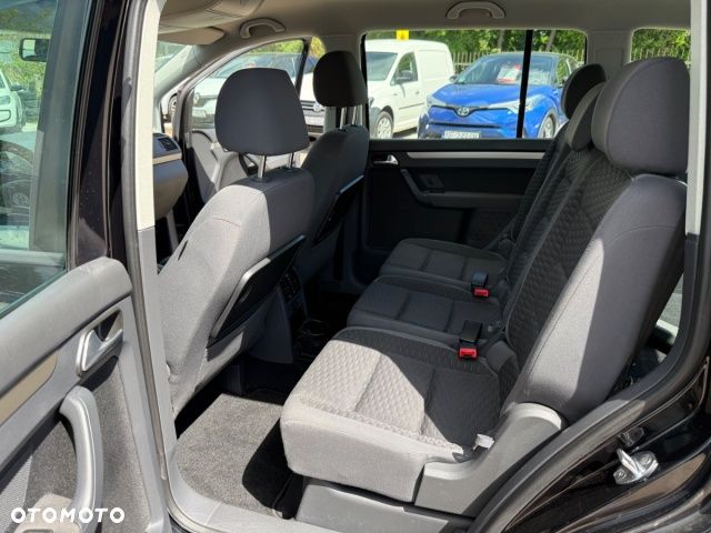 Volkswagen Touran - 19
