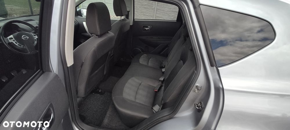 Nissan Qashqai 2.0 4x4 visia - 25