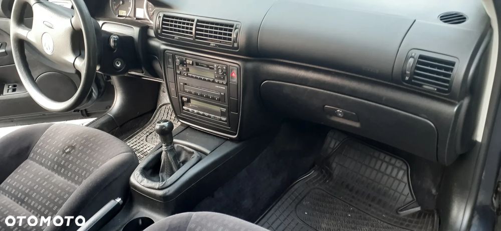 Volkswagen Passat 1.8T Comfortline - 3