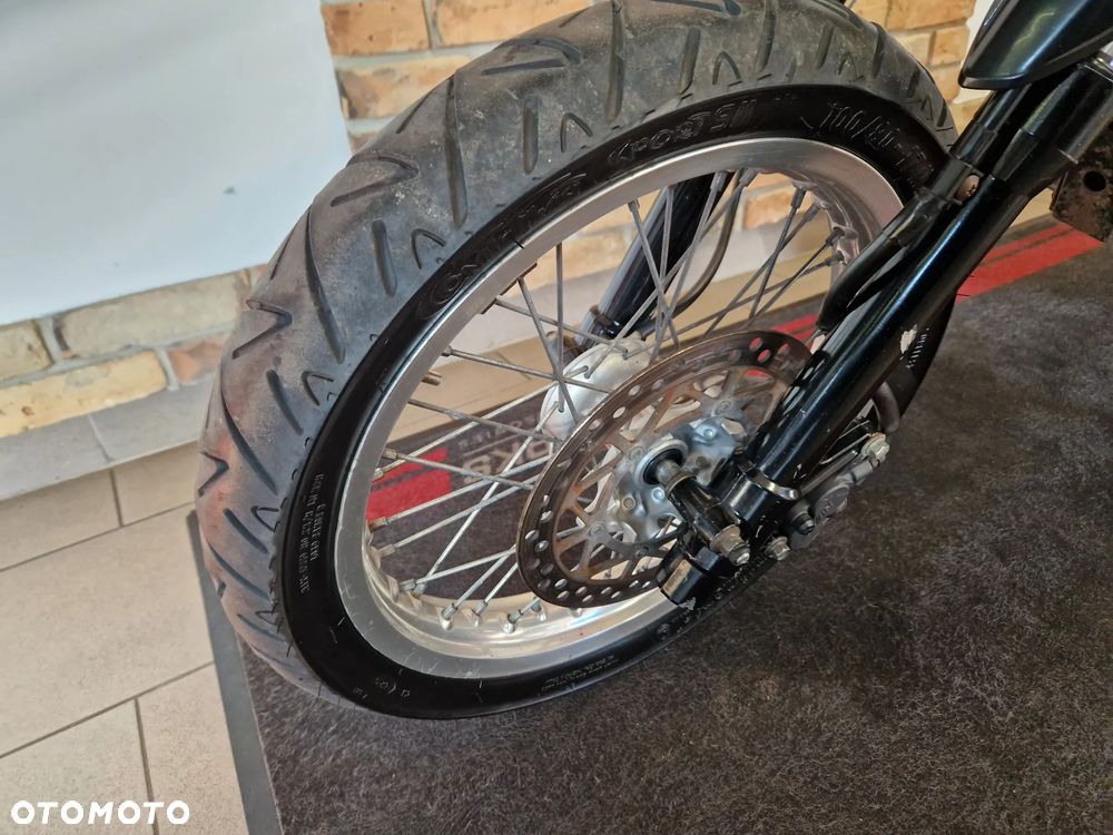 Suzuki DR - 19