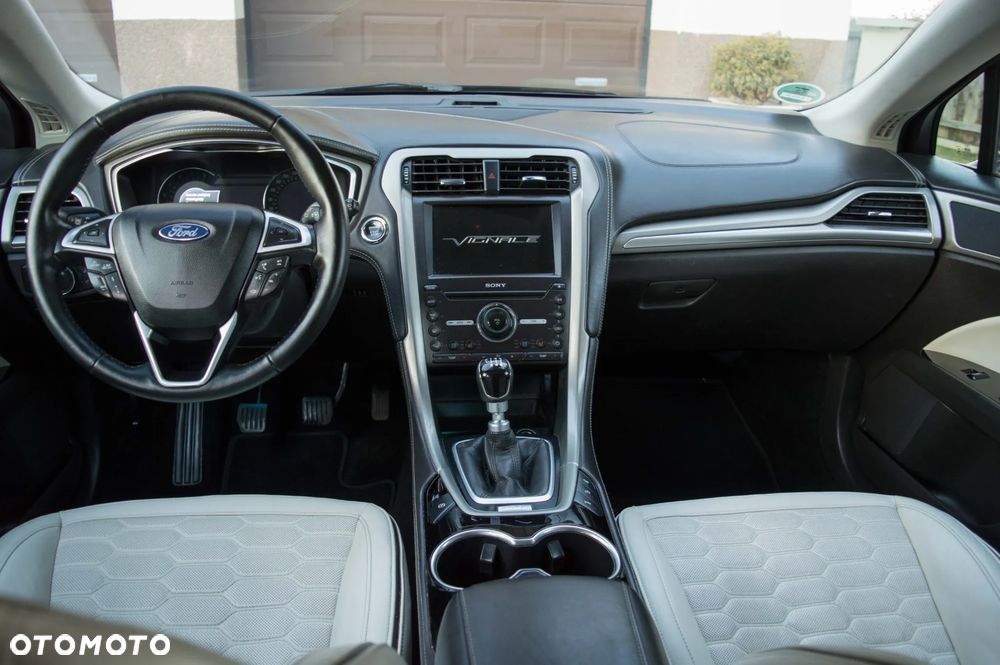 Ford Mondeo Turnier 2.0 TDCi Start-Stopp Vignale - 15