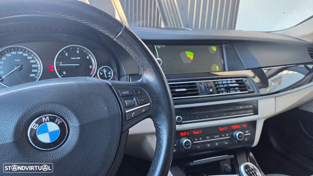 BMW 520 d Luxury Line - 25