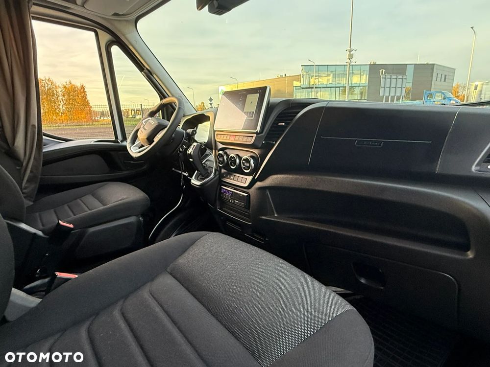 Iveco Daily 70C21A8P Laweta na dwa auta - 29