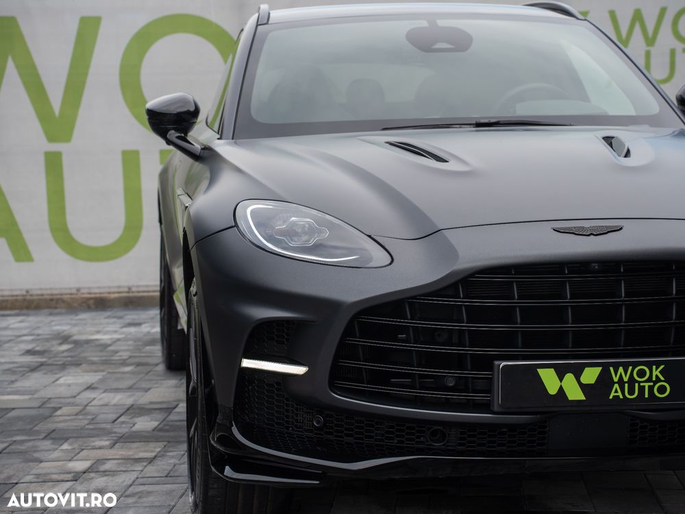 Aston Martin DBX - 3