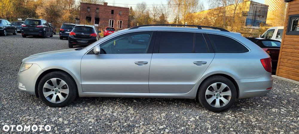 Skoda Superb 1.8 TSI FAMILY - 37