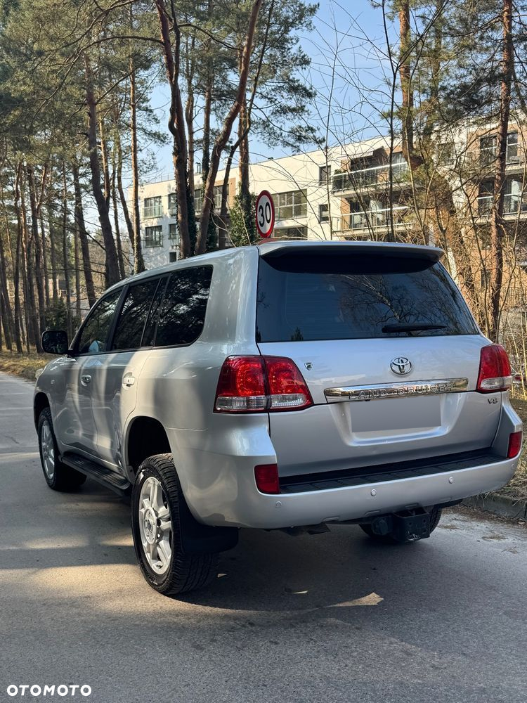 Toyota Land Cruiser - 3