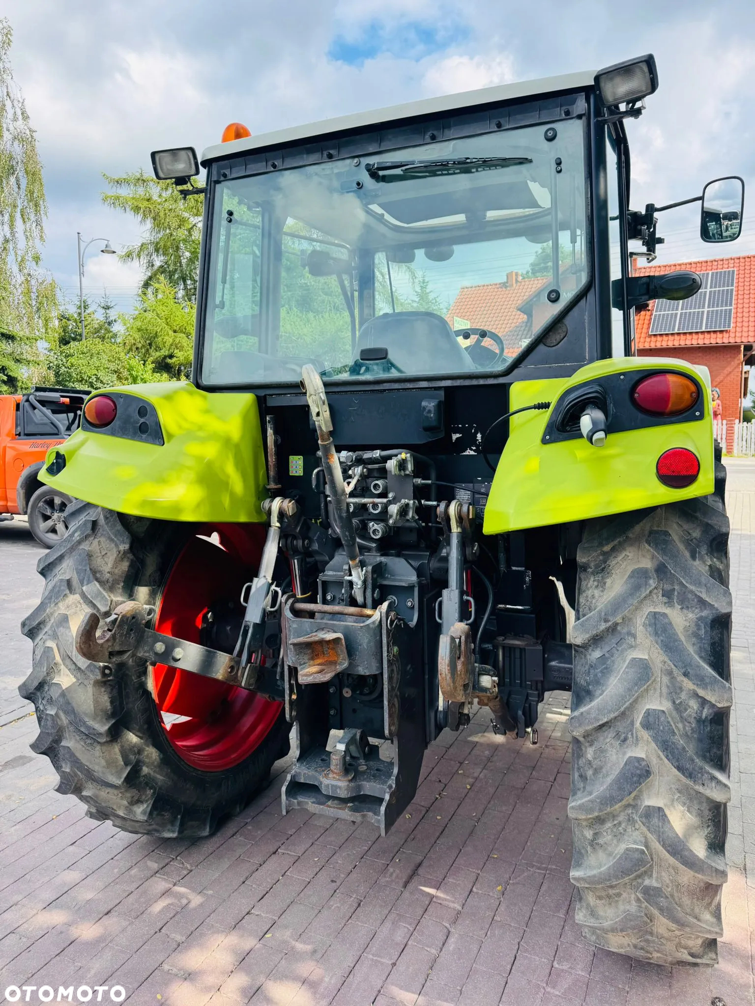 Claas Axos 330 - 6