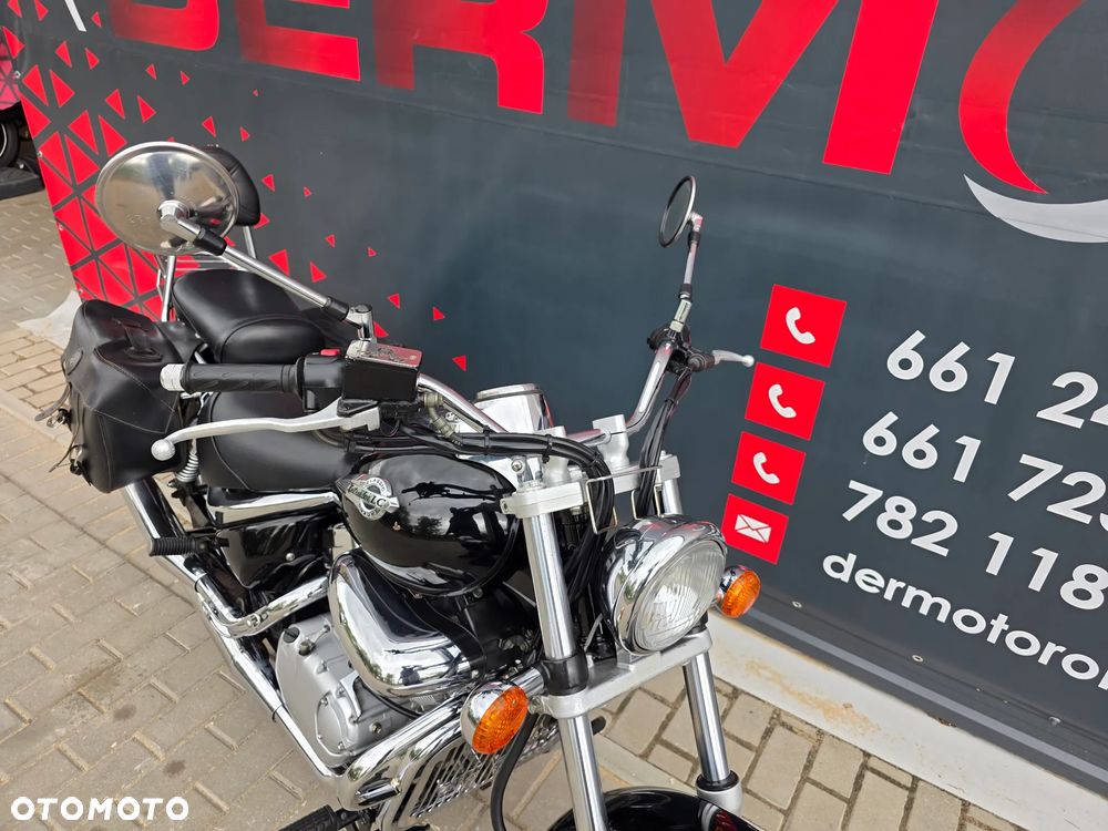 Suzuki Intruder - 28