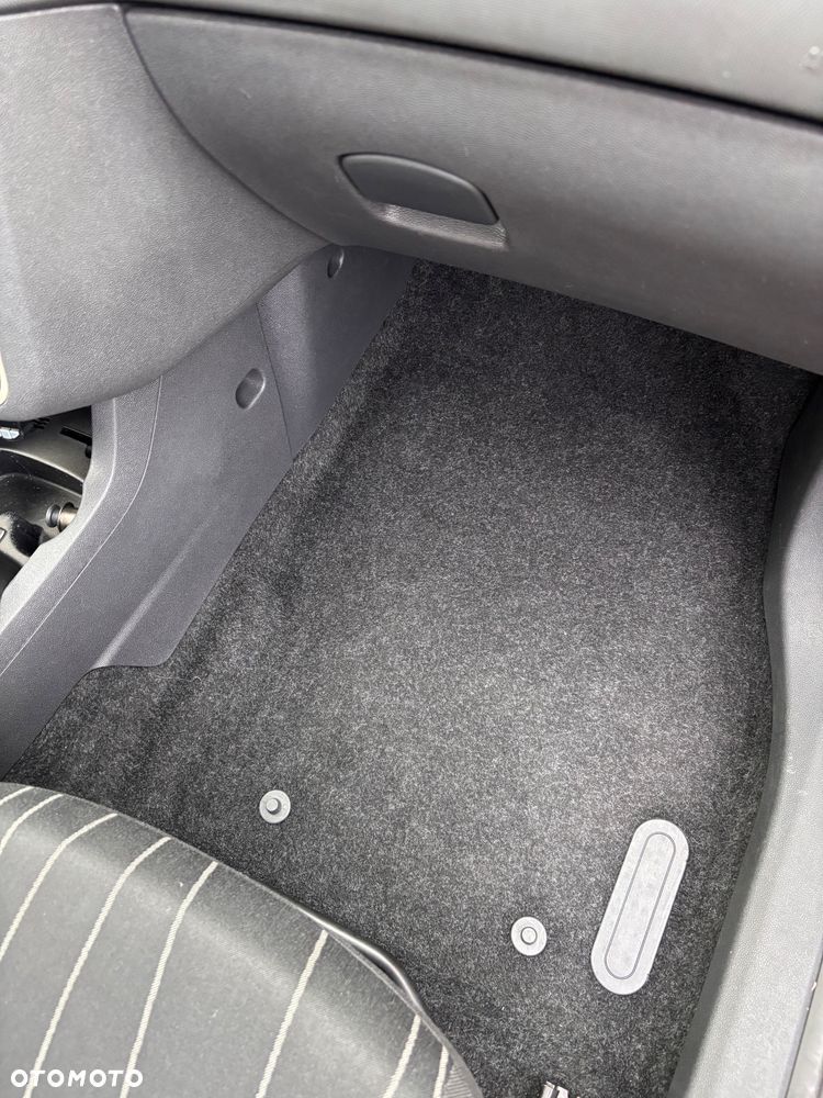 Opel Corsa 1.2 16V Cosmo - 15