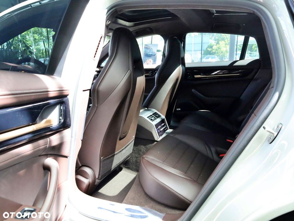Porsche Panamera - 18